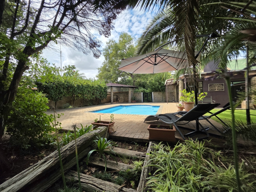 7 Bedroom Property for Sale in Jim Fouchepark Free State